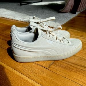 PUMA Suede Sneakers - US size 7